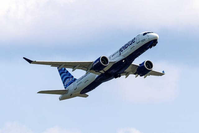 N3077J - Twin-engine aircraft