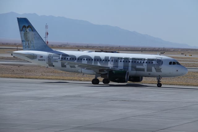 N925FR - Twin-engine aircraft