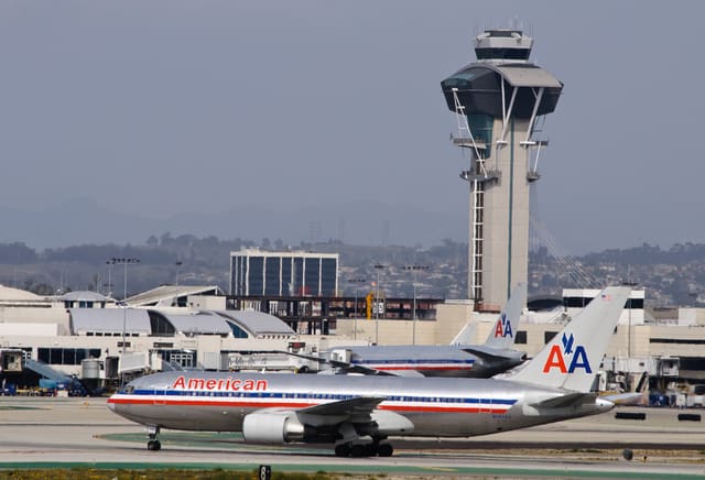 N324AA - Boeing