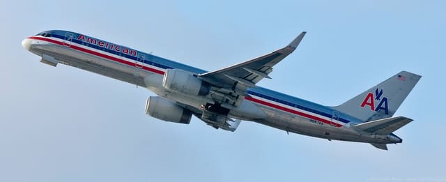 N687AA - Boeing