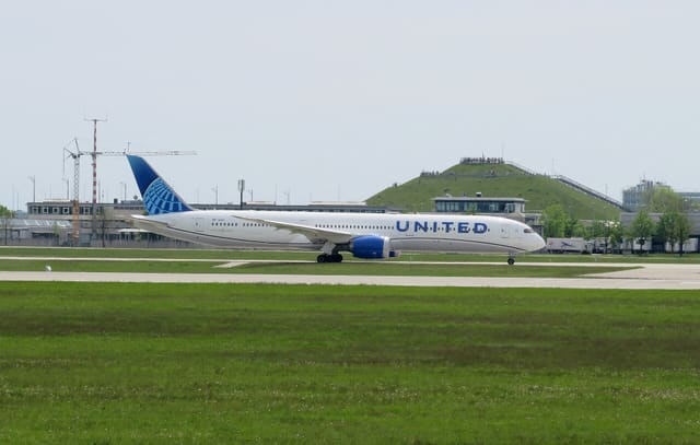 N14011 - Boeing