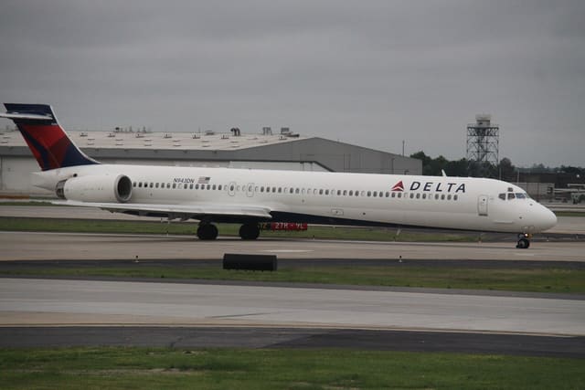 N943DN - Douglas