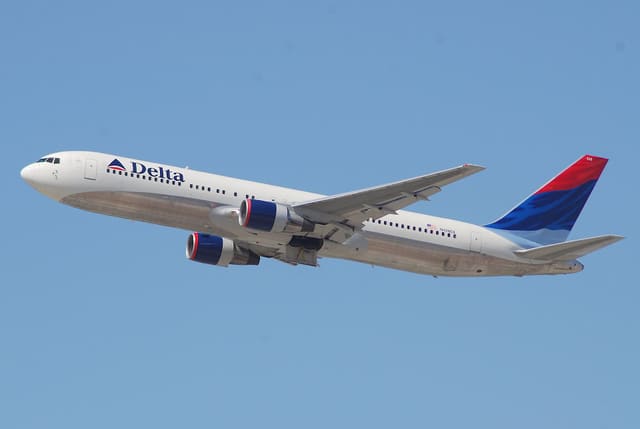 N126DL - Boeing
