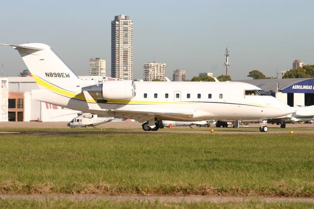 N898EW - Bombardier