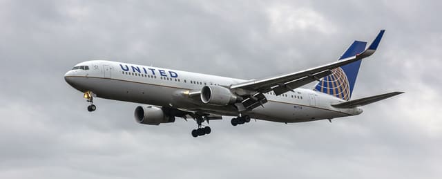 N677UA - Boeing