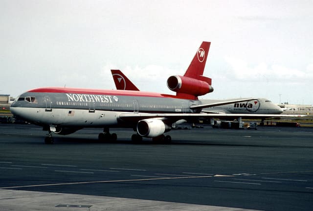 N235NW - Douglas