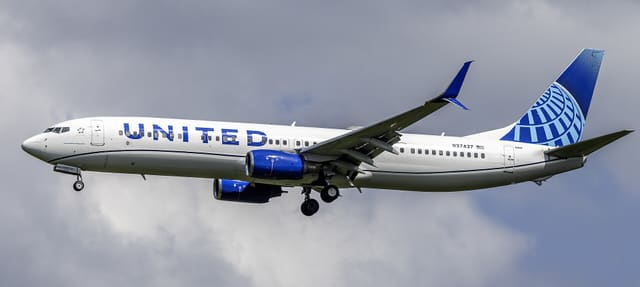 N37437 - Boeing