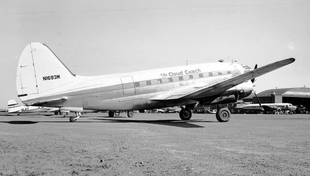 N1693M - Twin-engine aircraft