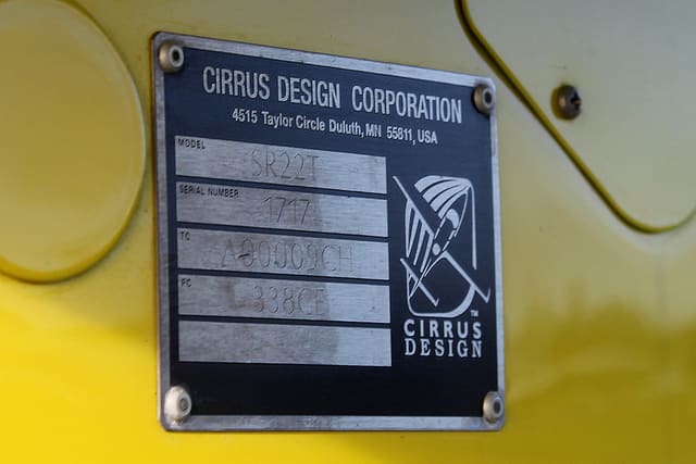 N717HS - Cirrus