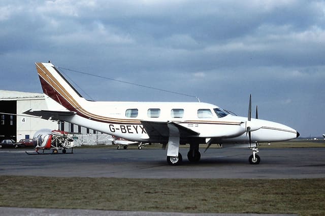 G-BEYX - Twin-engine aircraft