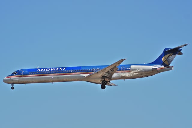 N701ME - Twin-engine aircraft