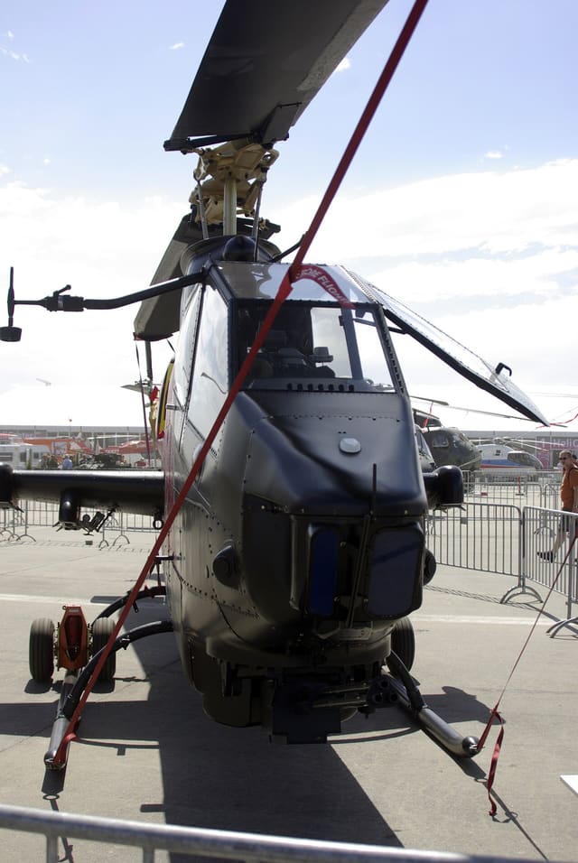 N11FX - Helicopter