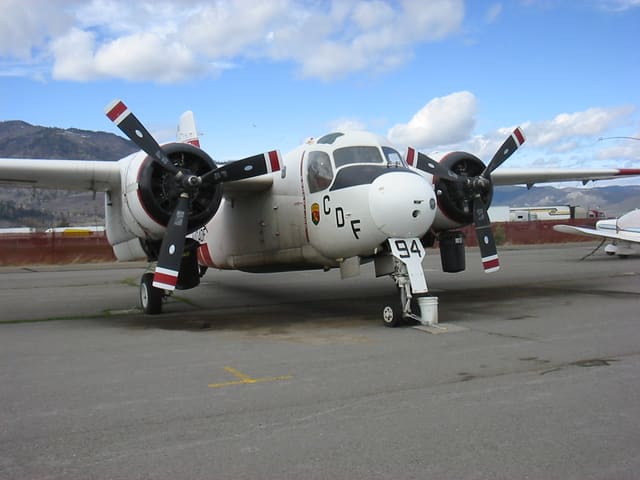N404DF - Twin-engine aircraft