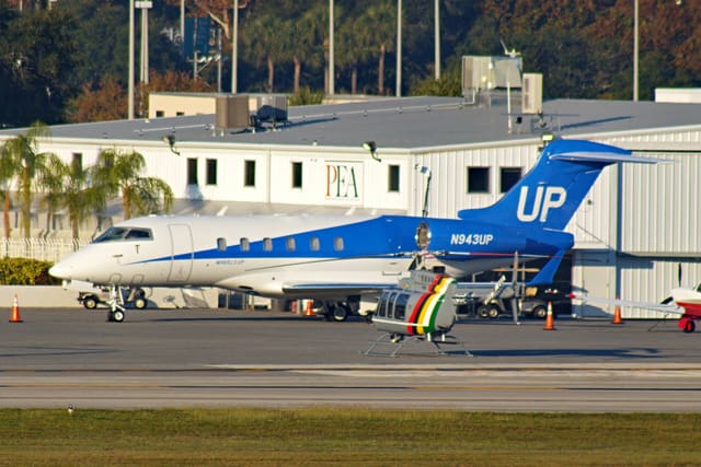 N943UP - Bombardier