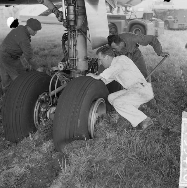 - Aircraft