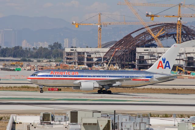 N327AA - Twin-engine aircraft