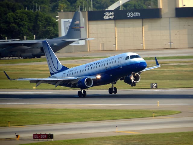 N856RW - Twin-engine aircraft