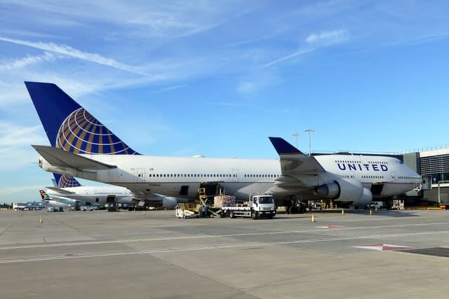 N180UA - Boeing