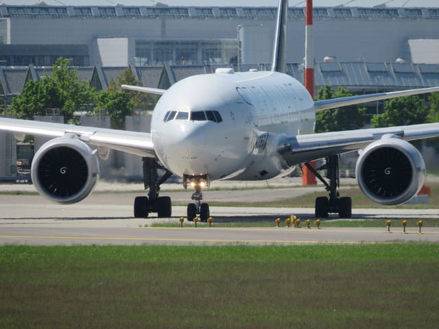 N76021 - Boeing