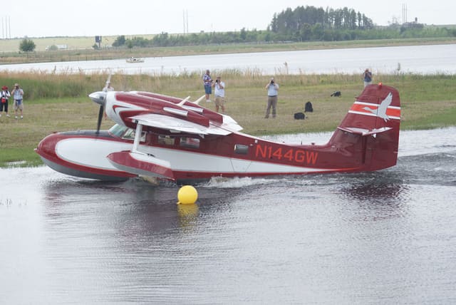 N144GW - Twin-engine aircraft