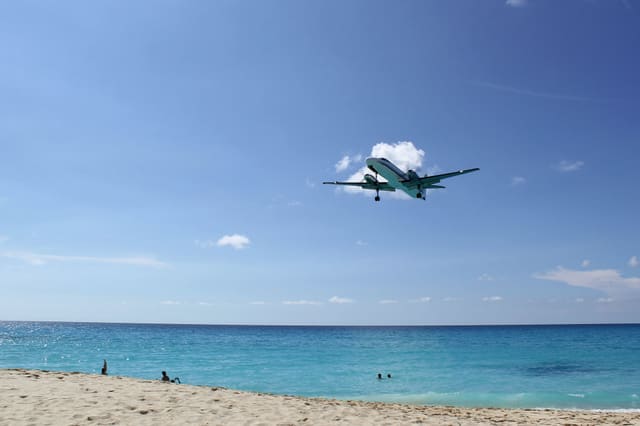 N362AE - Twin-engine aircraft