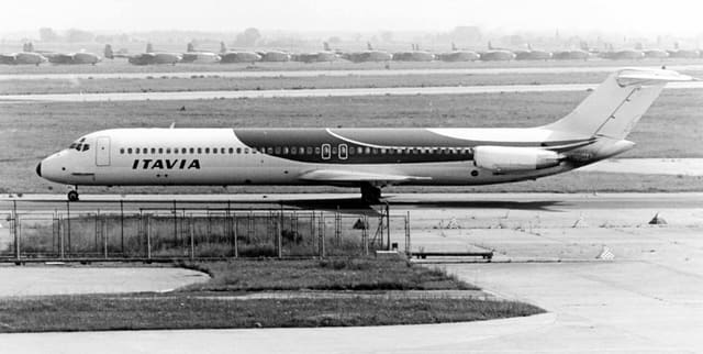 N809HA - Twin-engine aircraft