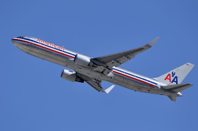 N39365 - Twin-engine aircraft