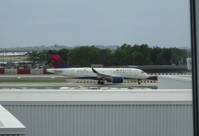 N106DU - Airbus