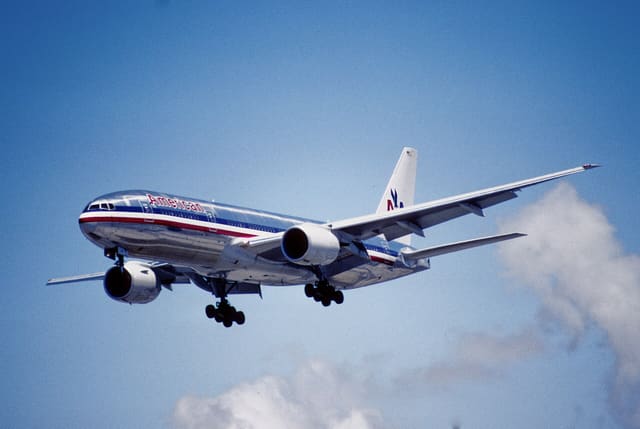 N790AN - Twin-engine aircraft