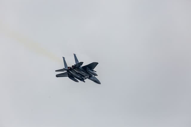  - Twin-engine aircraft