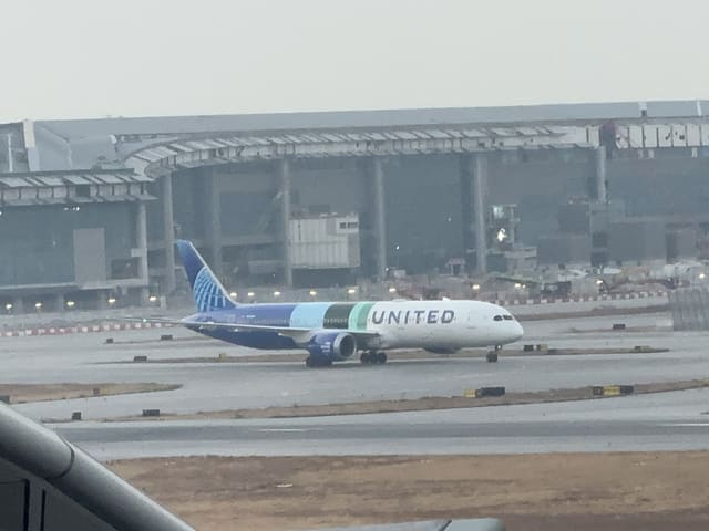 N24988 - Boeing