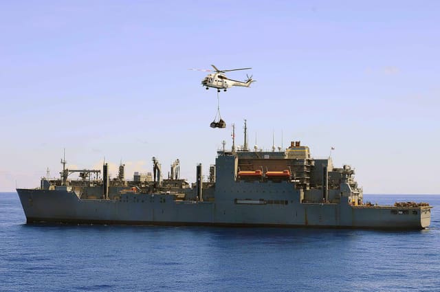 N10248 - Helicopter