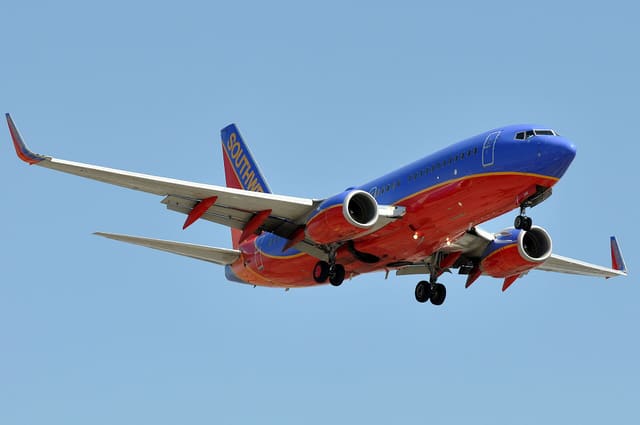 N936WN - Twin-engine aircraft