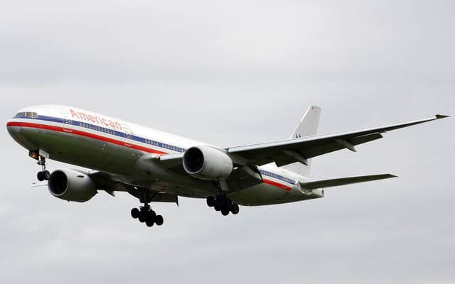 N782AN - Twin-engine aircraft