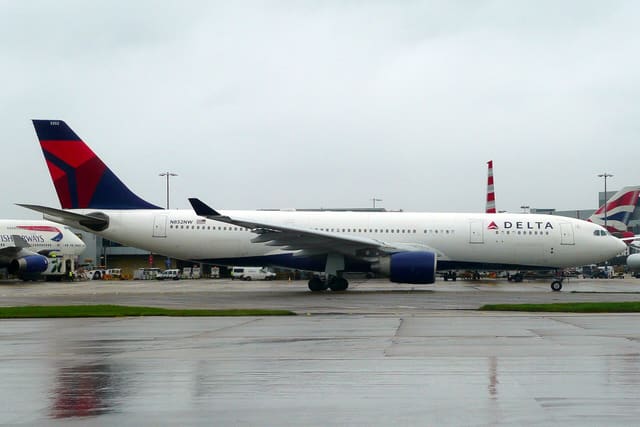 N852NW - Twin-engine aircraft