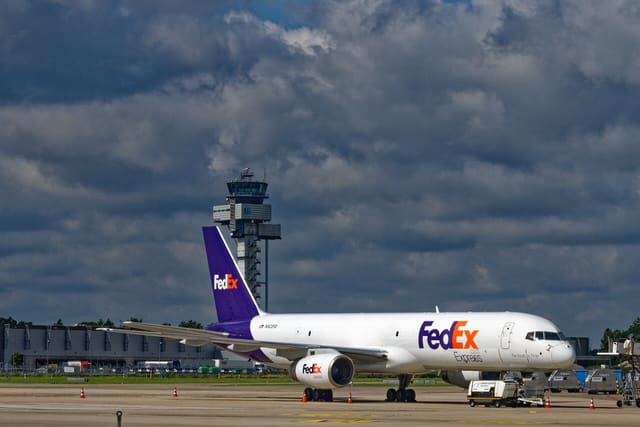 N922FD - Twin-engine aircraft