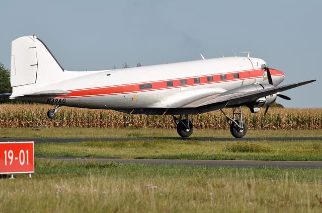N49AG - Douglas