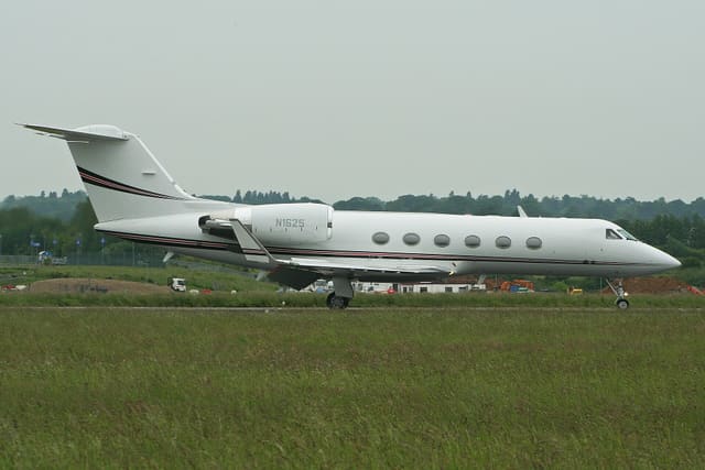 N1625 - Business jet