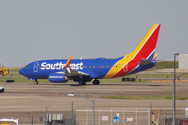 N7855A - Twin-engine aircraft