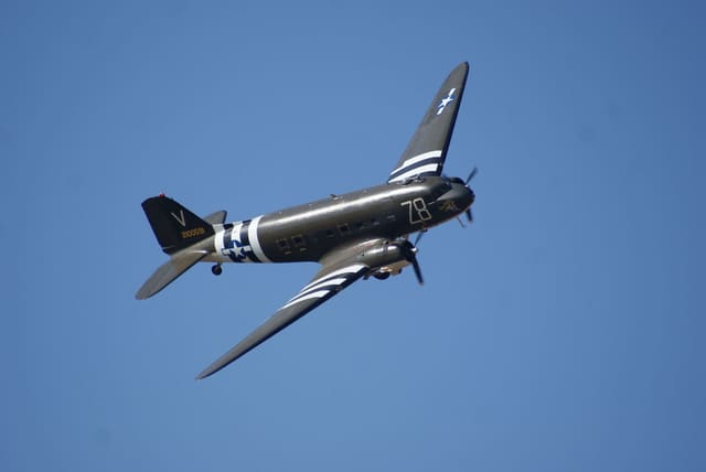  - Twin-engine aircraft