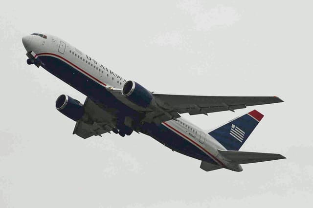 N255AY - Twin-engine aircraft