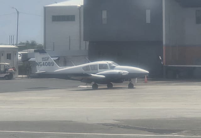 N54089 - Piper Apache PA-23-250
