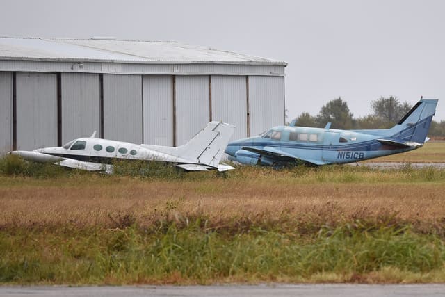 N151CB - Twin-engine aircraft