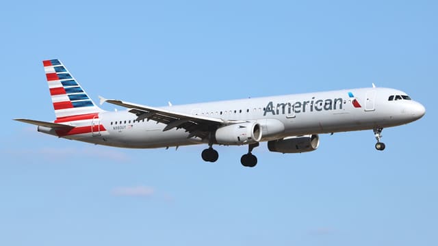 N980UY - Twin-engine aircraft