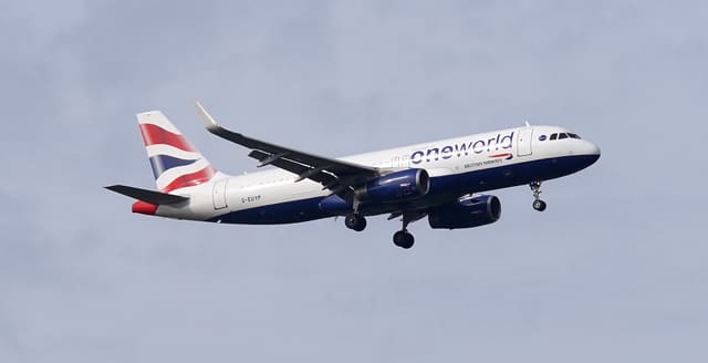 G-EUYP - Twin-engine aircraft