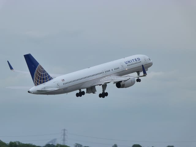 N29124 - Twin-engine aircraft