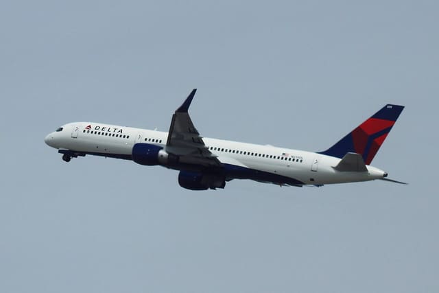 N699DL - Boeing