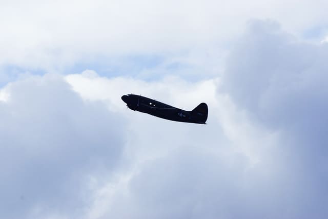  - Twin-engine aircraft