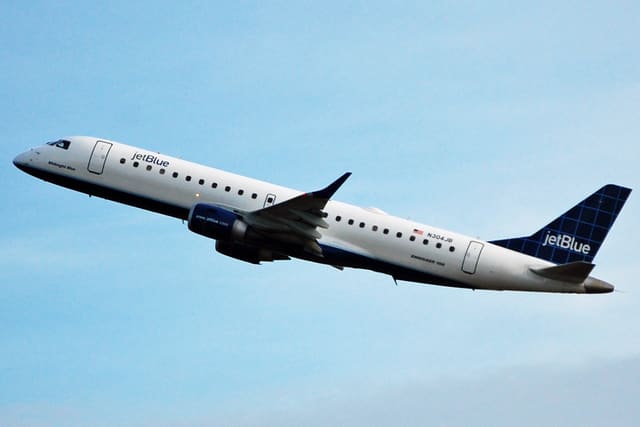 N304JB - Embraer
