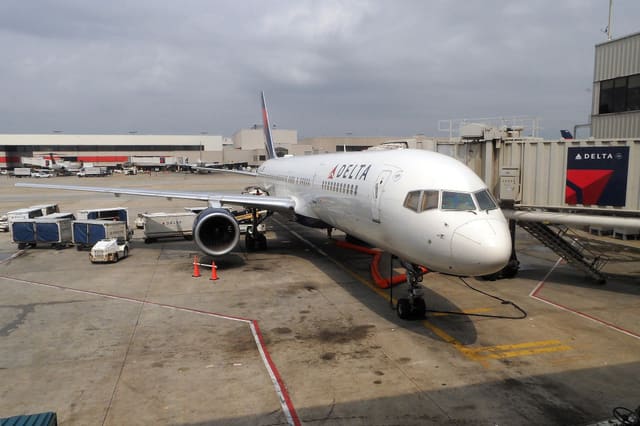 N693DL - Boeing